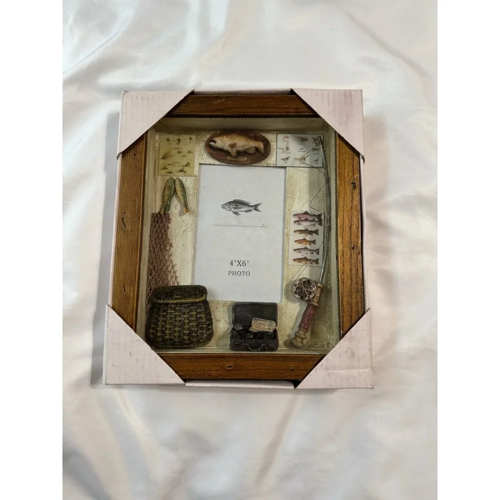 VINTAGE Frame Fishing Shadow Box 4X6 picture space HEAVY Wood‎ / Tackle Box Pole